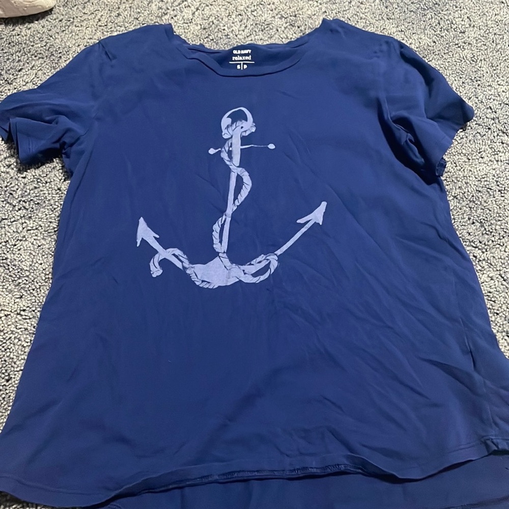 Old Navy blue tee with an anchor